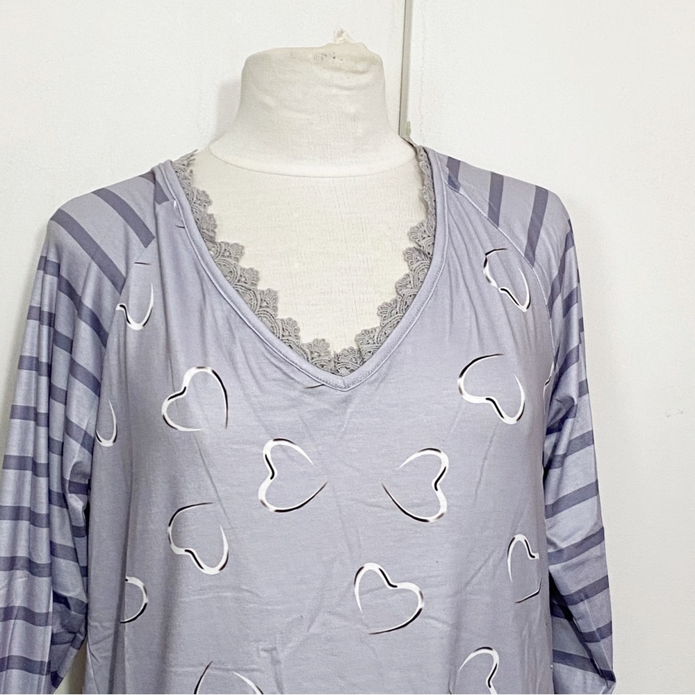 NORACORA NWT heart print striped raglan sleeves knit cuffs lace neckline top M